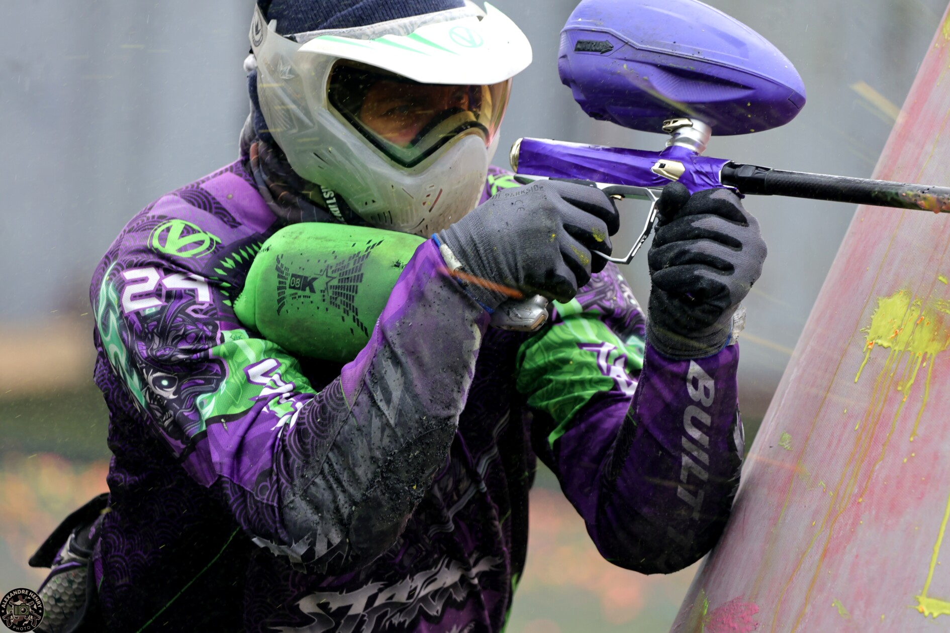 Joueur de paintball en action près de Perpignan